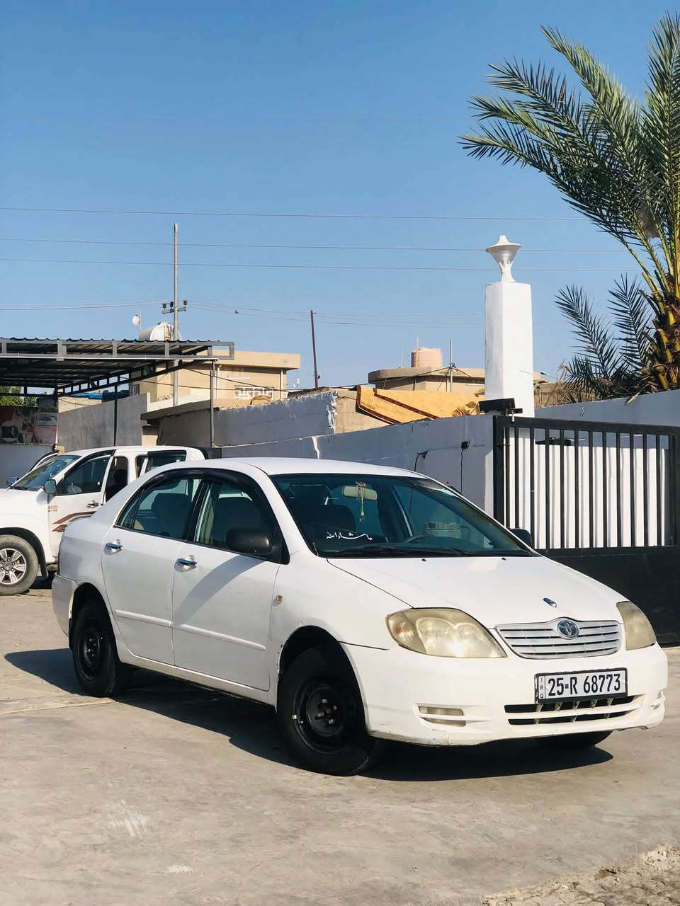 السلام عليكم كورلا نحله موديل 2004 سنويه لل 2029 بيه قطعتين جامرلغ السكن الأمامي وجامرلغ السائق الخلفي  سياره نضيفه بس يرادله بولش وتكعد السعر 78 وبي مجال الرقم ***********
