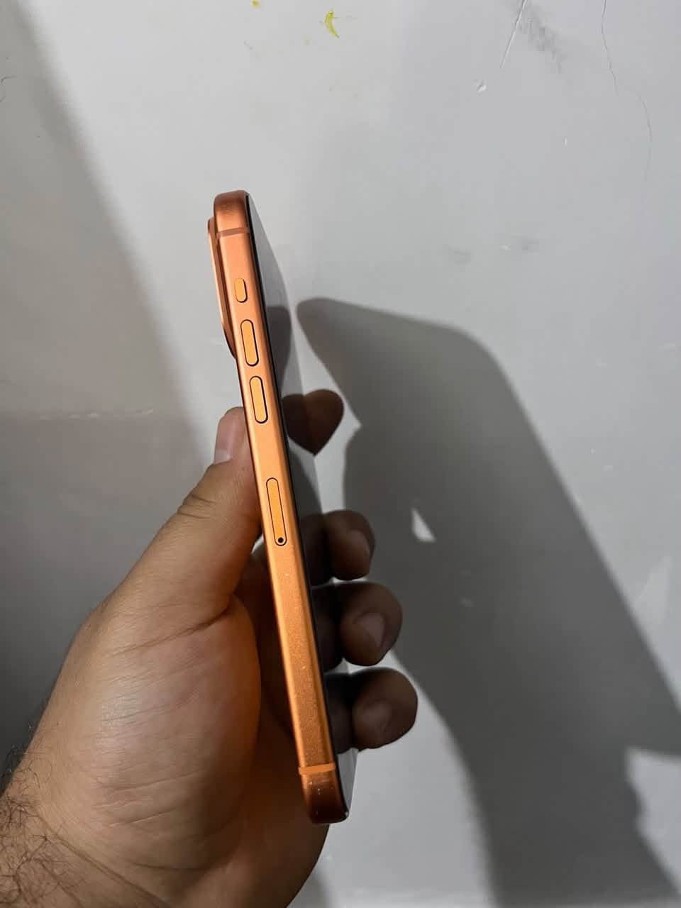 سلا عليكم ايفون 14بر ماكس شاشه اصليه بطاريه اصليه 78  مبدل شرق اوسط شاصي 17 طبق الاصل حته دكمة جانبية شغالة تلفون بلادي و نظيف سعرة 650 عنوان بغداد بوب شام رقم *********** بي واتساب

نص مكتوب في الصور:
- حول الاسم Abdlluah.ahmed إصدار iOS 26.5 اسم الطراز iPhone 14 Pro Max رقم الطراز MQ8A3CH/A الرقم التسلسلي M2P4YNVNVG انتهت صلاحية التغطية سجل تاريخ القطع والخدمة الأغاني 0 الفيديوهات 1,458 الصور 3,385 التطبيقات 50 السعة 256 غ.ب. متوفرة 151.92 غ.ب.
- حالة البطارية والشحن رسالة مهمة حول البطارية حالة بطاريةك متدنية جدًا. يمكن أن يبدل أحد مزودي خدمة Apple المعتمَدين البطارية لاستعادة الأداء والطاقة القصويين. العثور على خيارات الخدمة... الحد الأقصى للقدرة 78% هذا قياس لققدرة البطارية مقارنة بقدرتها عندما كانت جديدة. قد تتسبب القدرة المنخفضة بتقليل ساعات الاستخدام بين عملية الشحن والأخرى. أقصى قدرة للأداء ستساعد الأنظمة المضمنة في النظام والمكونات في تخفيف آثار الأداء التي قد تلاحظها أثناء التقدم الكيميائي في عمر بطارية iPhone. شحن البطارية المحسن للحد من استنزاف عمر البطارية، يتعلم الـ iPhone من عادات الشحن اليومية، بحيث ينتظر ولا يتجاوز 80% حتى يحين موعد حاجتك إلى استخدامه. الشحن بالطاقة النظيفة في منطقتك، سيحاول iPhone التقليل من البصمة الكربونية من خلال انتقاء وقت الشحن الذي تتوفر فيه كهرباء فيه كهرباء بانبعاثات كربونية منخفضة. يتعلم iPhone من عادات الشحن اليومية، بحيث لا يشحن بالكامل حتى يحين موعد حاجتك إلى استخدامه. معرفة المزيد...