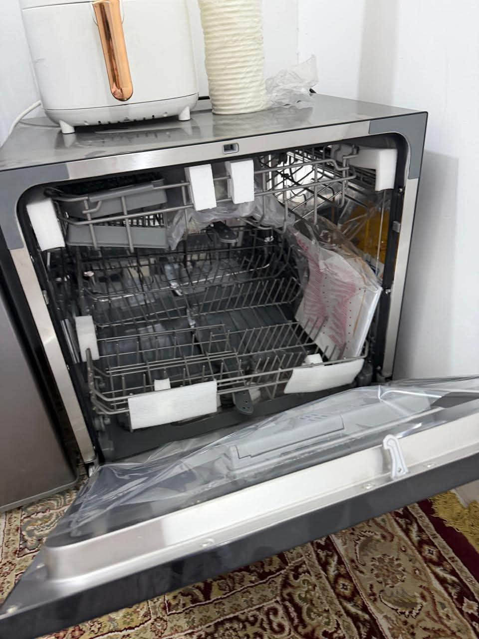 غرفة نوم • أثاث خشبي • ماكو تفاصيل