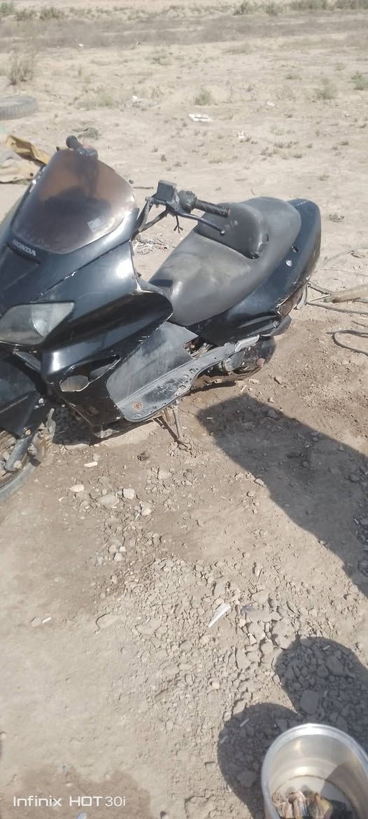 سلام عليكم  دراجه. فورزا 06 للبيع شغاله عوزه بس باتري  السعر  250 وبيها مجال
***********
***********

نص مكتوب في الصور:
- Infinix HOT 30i
