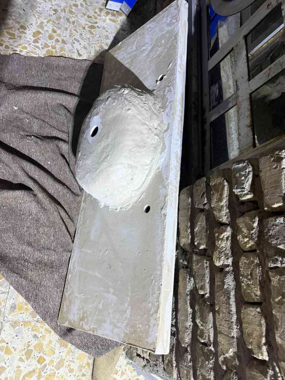 مرمره سنك نوع الثقيل جديده مامستعمله  للبيع قياس طول ١٥٠ سم وعرض ٥٧سم  السعر ٧٥ وبية مجال بسيط مكاني بغداد الحرية ***********
