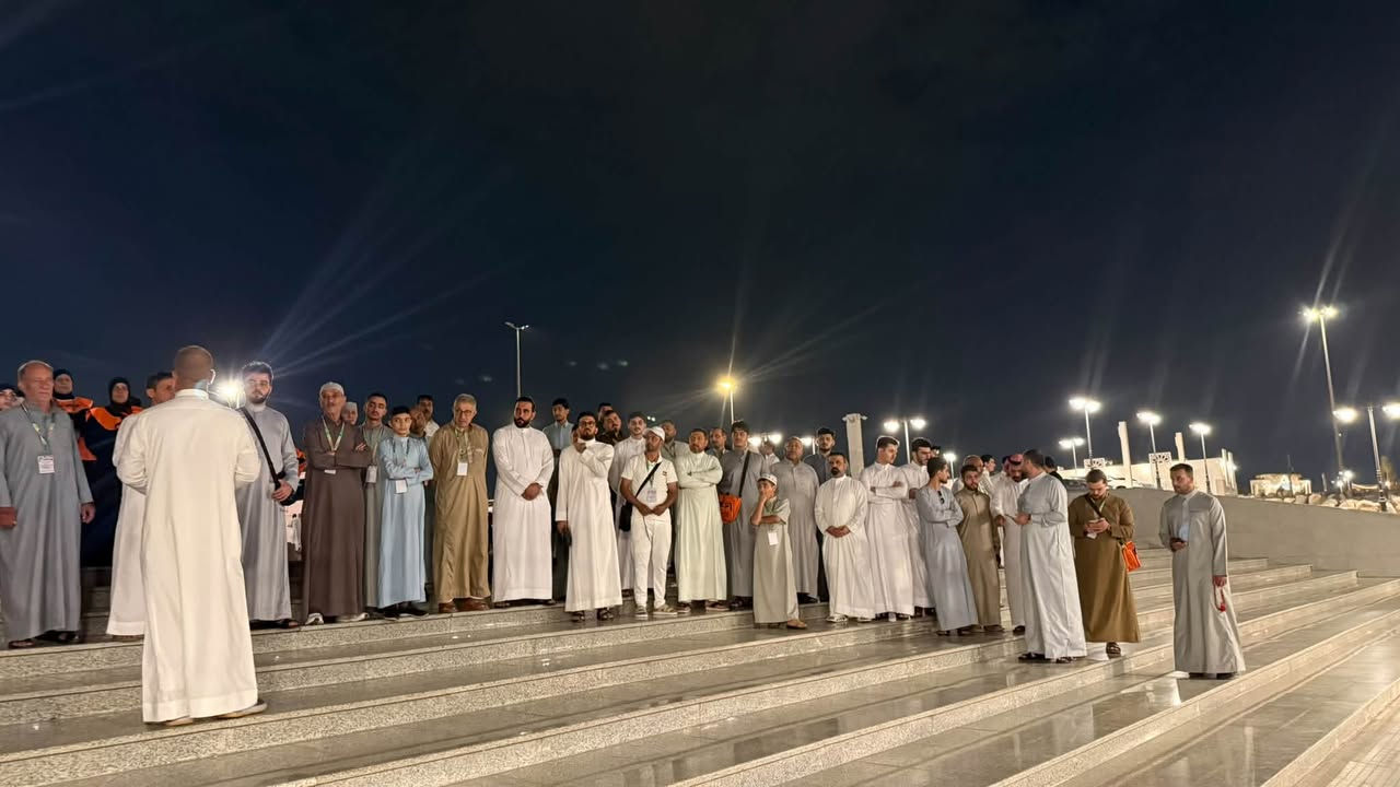 بفضل الله تعالى خرجت قوافل
المتعهد( ظافر محمود السبتي )قوافل البر والجو  رحلة 9/18 الى مزارات المدينة المنورة ولله الحمد والشكر جميع معتمرينا بصحة وعافية نسأل الله لهم طيب المقام بجوار الحبيب المصطفى عليه الصلاة والسلام 
مستمرين باستلام جوازات الرحلة القادمة 
رحلة يوم 2026/10/10 براً و جواً
للاستفسار 
***********
مكتبنا الرمادي شارع 17 تموز مقابل اعدادية العلم النافع 
#ظافر_محمود_السبتي_للحج_والعمرة
