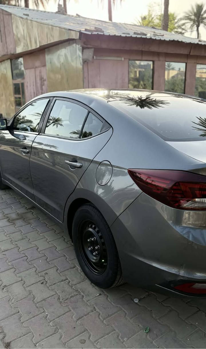 السلام عليكم مستعجل على البيع وسعر بلاش 
الانترا 2020محرك 2000 دوش وارد امريكي كير ومحرك كفاله تبريد وتخم تاير جديد السعر 110
التواصل مع الرقم ***********
