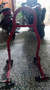 ستاند تعليك مال بطح لي فيده يدخلي جديد بعده07772233641لمكان بغداد جميل...