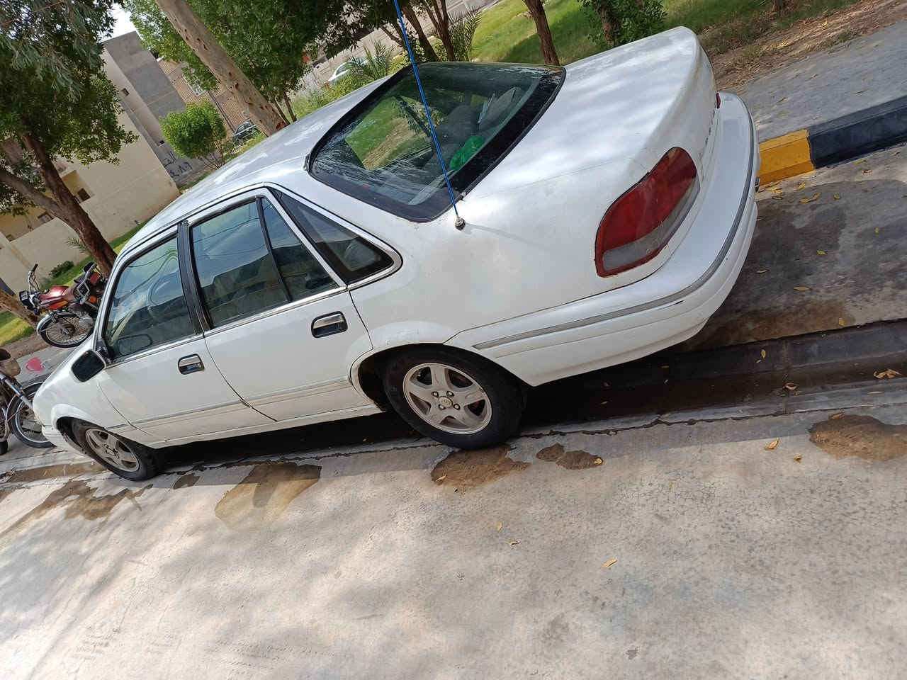 سلام عليكم للبيع برنس فراشة موديل 1996 رقم بغداد مشروع وطني سيارة تجي تفحصها وتقتنع بيها يلا تاخذها 
السعر (35 ورقه) مكانها محافظة واسط قضاء العزيزية//غير متواجد على ماسنجر للاتصال على الرقم ‏‪***********‬‏
