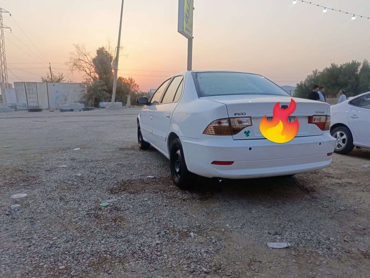 السلام عليكم للبيع سمند سورن موديل 12 رقم انگليزي جاهزه گير اومكينه تبريد شغال  حداديه تخم تاير كهربائيات كلها شغاله السياره كفاله ماعده الباب امبدل بسمي مشروع وطني امداور ثاني يوم المكان ناصريه حي الفداء قرب مجمع دبي /***********
