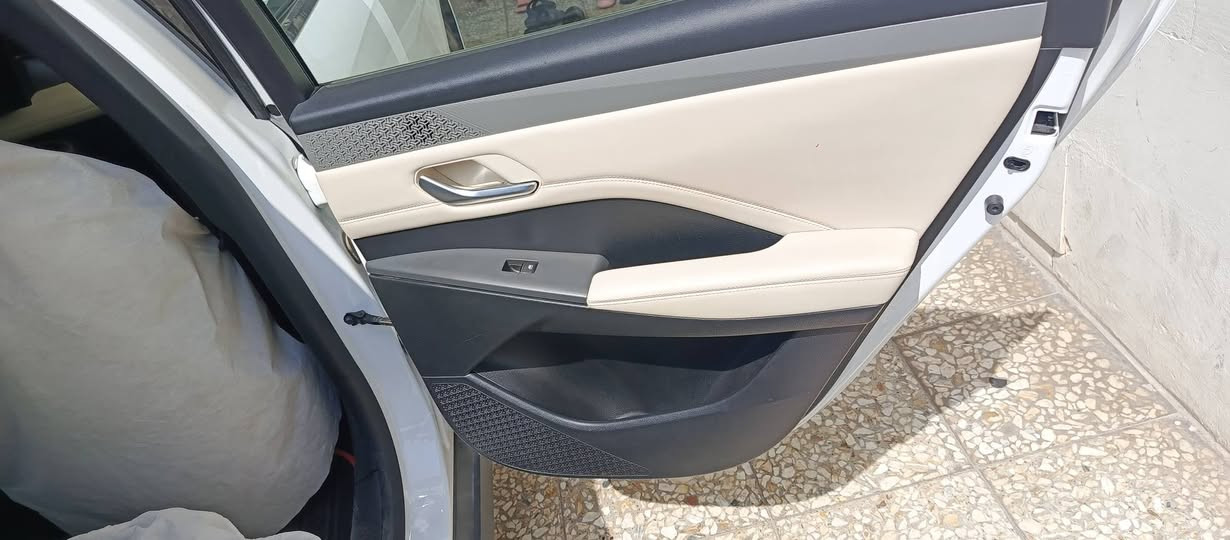 السلام عليكم
كن بلاص  موديل 2025 كفاله ماشيه 16 الف
 داخل ابيض 
بصمه وكارت 
حساسات خلفيه 
وباقي مواصفاته المعروفه 
رقم بغداد تحويل مباشر 
السعر 20600 عشرين وستميه 
بغداد 
اتصال
***********
