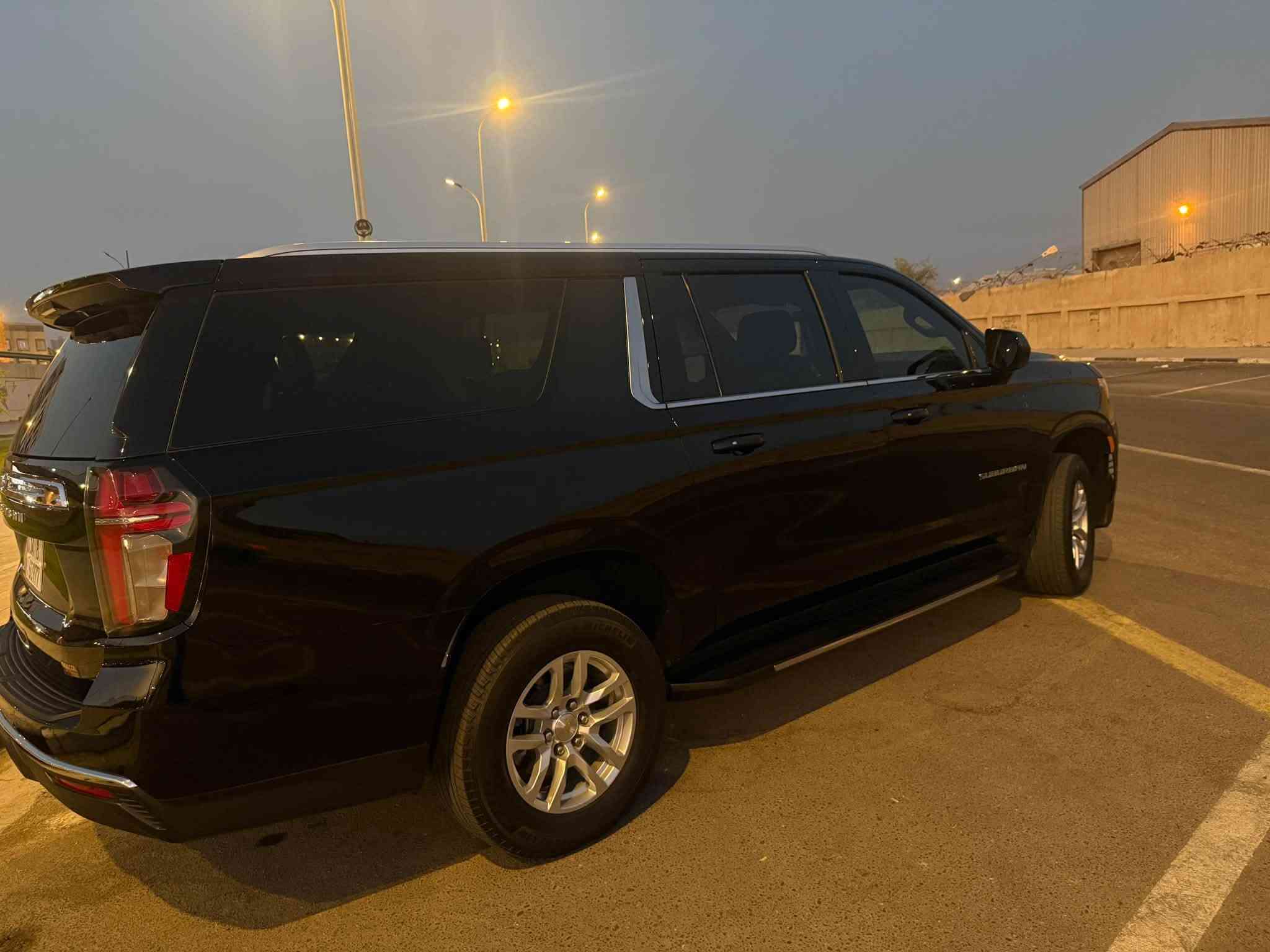 Chevrolet Suburban 2024 LS
 رقم بصرة خصوصي 
كشنات جلد متصله (كشنين كهربائية)
تو ويل 
محرك 5300
رادار خروج عن المسار 
حساسات خلفي و امامي 
كاميرا خلفية 
وارد امريكي 
من امريكا ماشيه 33 الف ميل و حالياً 35 الف ميل 
ضربتها جاملغ و ربع من البنيد
منظومة التبريد و الراديترات و جميع الكهربائيات ع وضع الشركة حتى الدعاميه بلاد بس صبغتها جمع الشواصي سليمه و بالكفاله
ايرباك بردة يمنى فقط ضارب و رجعته سستم 
صار بيها قطعتين تبديل الجاملغ الايمن و البنيد
** عدا الحادث كفاله من بدي و شاصي و محرك 
السيارة مغلفة PPF بالكامل مع الجامة الاماميه
السيارة جديدة بمعنى الكلمة و احلى من الصور  ما يحتاجلها اي مصرف 
السعر 38000 $
للأستفسار ***********
