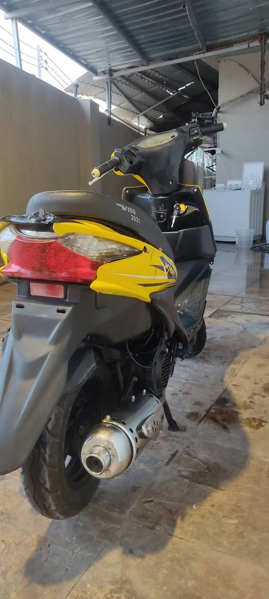 ماكس ڤينوم 150cc للبيع....
العيوب يحتاج تبديل حزام دوران المحرك يكلف ١٥ الف
والانارة الأمامية على اليمين لا توجد مكسورة 
فقط لا غير ماكينا جدا قوية بالعزم وجبارة
 نسختين مفاتيح موجود مع قفل رقبة فول بانزين فول زيت مبدل من يومين 
بطارية جديدة مبدلة من يومين 
السعر 220 الف قفل 
للتواصل على الرقم التالي 
*********** 
تواجد عين كاوا فور تاور
