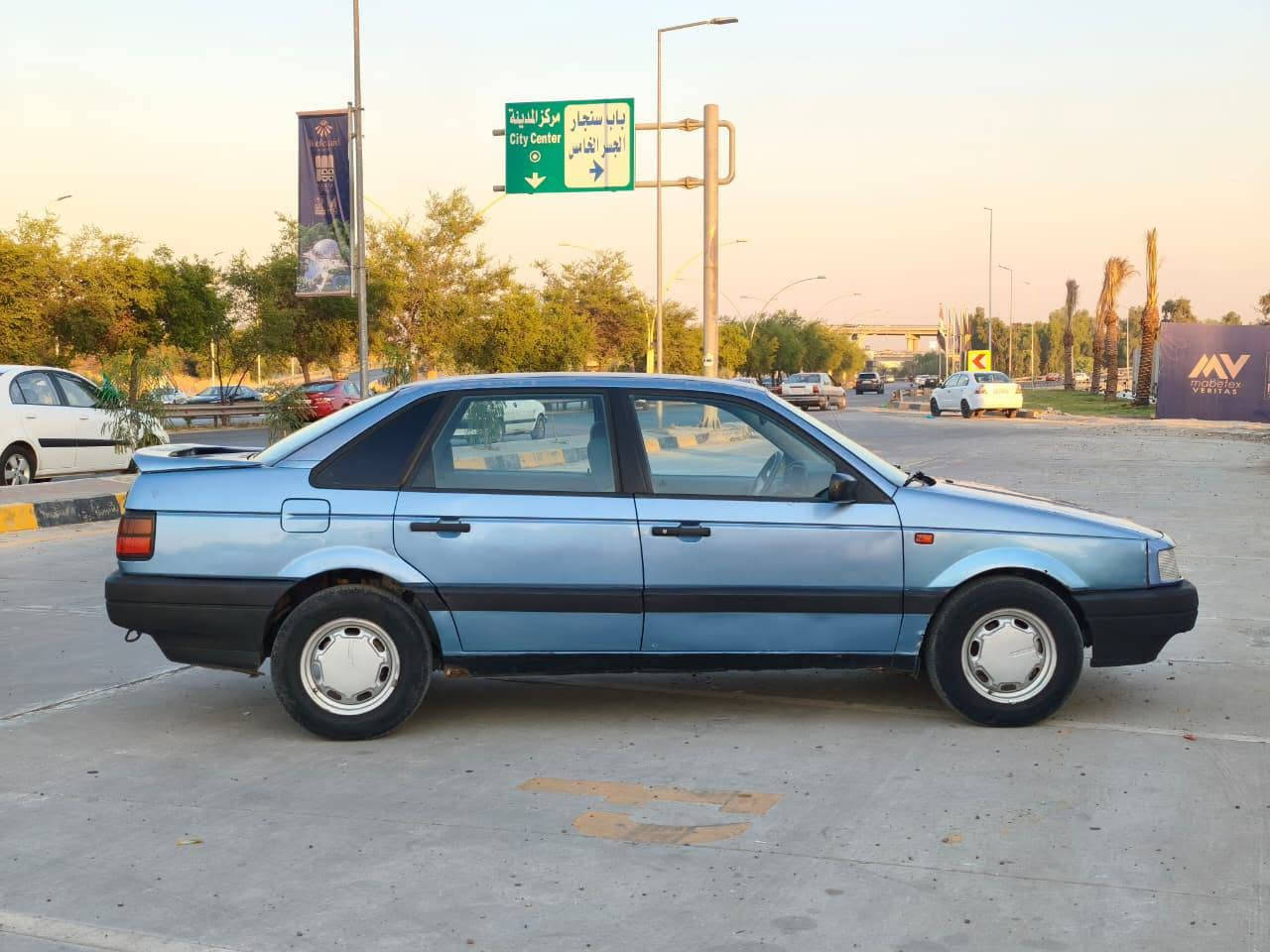 باسات موديل 1993
محرك 20
⛽ كوبون بانزين 
كير جديد شرط مال كصه

 تدفئة وتبريد ثلج ، السيارة حلوه، الداخل الغرفة مالها شركه واضح بالصور ما أكو بنضافتها ، كل شي بعده شركة الكشنات والدوشمه مالها السقف والتكم كله تغليف نوع كنتاره، شاشه حديثه وراديو جديد + كامرة خلفيه، سستم صوت وسماعات جديده، كل شي شغال، تانكي 90 لتر 

السيارة معمر كل شي بيها جديد عدا المكينه بيها أثر صرف على التبريد

العنوان الموصل 

السعر 43$  وبيها مجال بسيط 

***********
