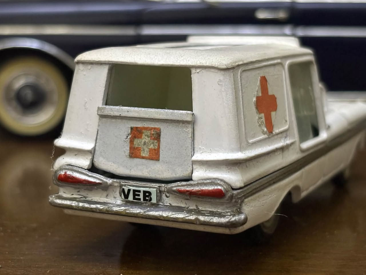 1959 Chevrolet impala 

.
.
.

حجم 1:43

صنع في بريطانيا من شركة Corgi Toys
🇬🇧 

السعر 17 الف ونصف 

تواصل على الرقم ***********
او على الخاص
