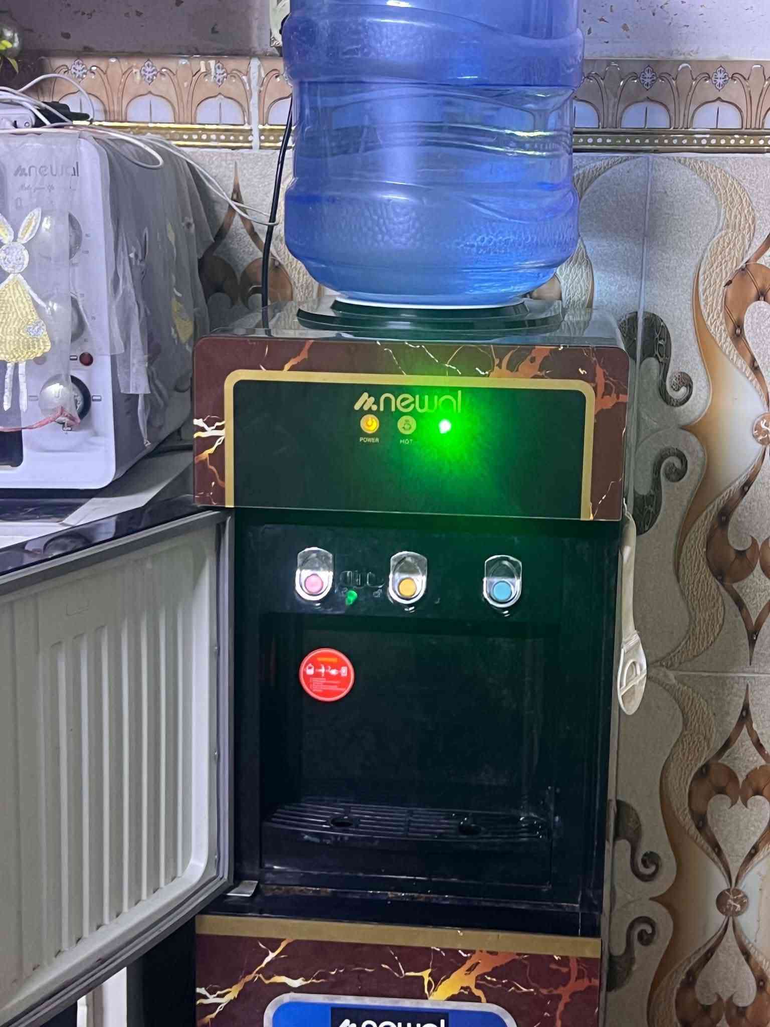 السلام عليكم عندي اغراض للبيع مكان نجف
