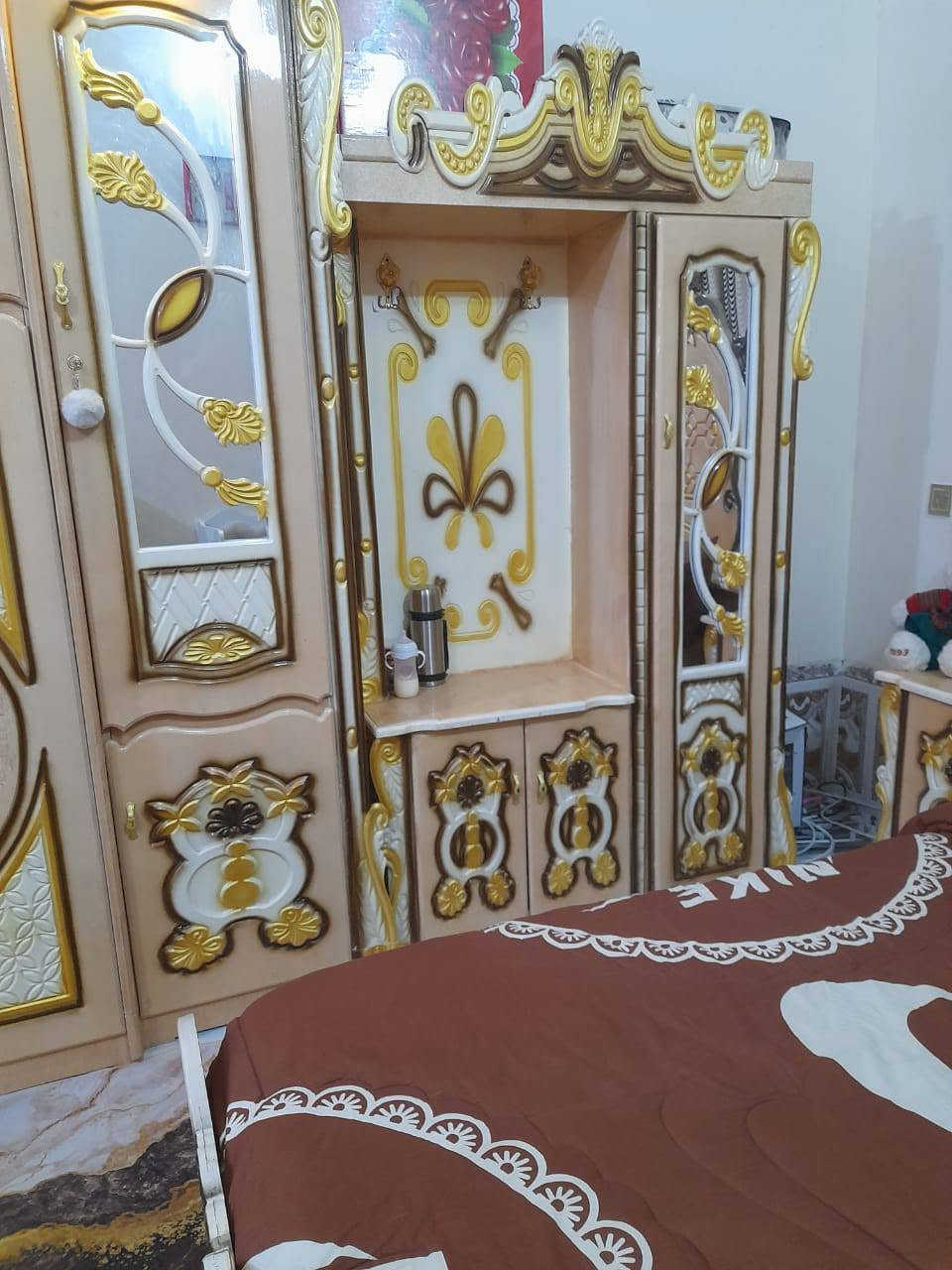 غرفة عراقي ام السته طابقين  جديده كلش السعر 750وبيه مجال
***********
