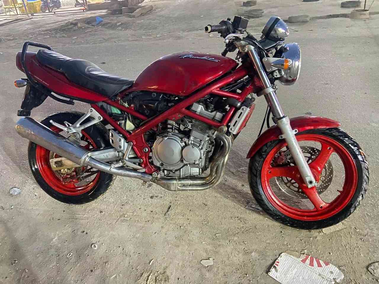 البيع كومت حديد الدراجة توني مجفتهه بس بيهه خربطه بل كابريته
البصرة / قضاء القرنة السوق
***********السعر 650
