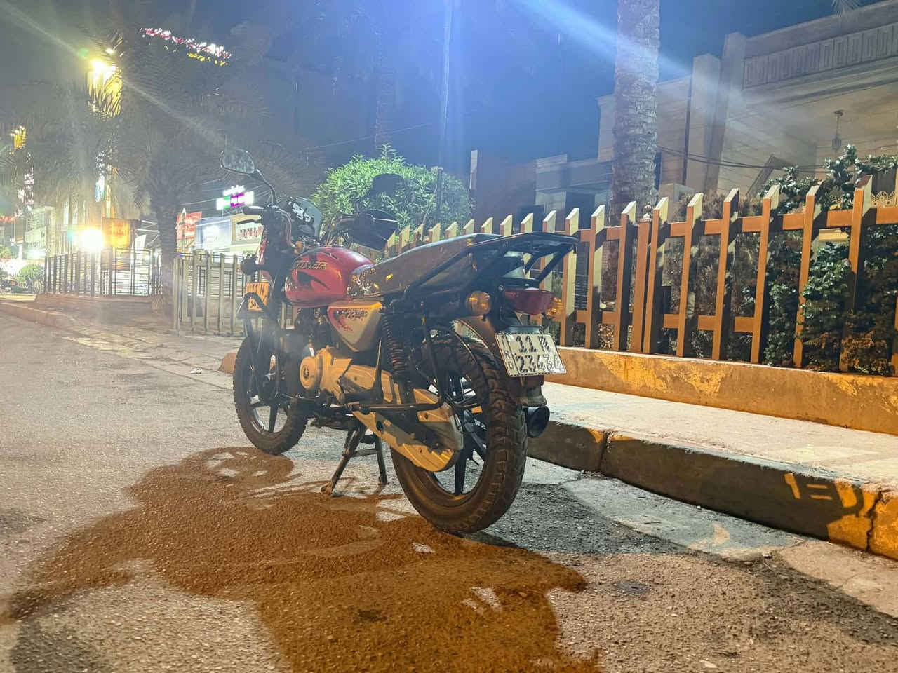 السلام عليكم بوكسر مديل ٢٣ جبلي للبيع نازله بل ٢٤ دراجه كفاله عامه مكينه بلاديه ممفتوحه جاهزه لشغل اي نقص  مابيها السعر ٢٣٥٠ وبيها مجال كلش بصيط مكاني بغداد الكرخ 
رقم *********** فقط وتساب
