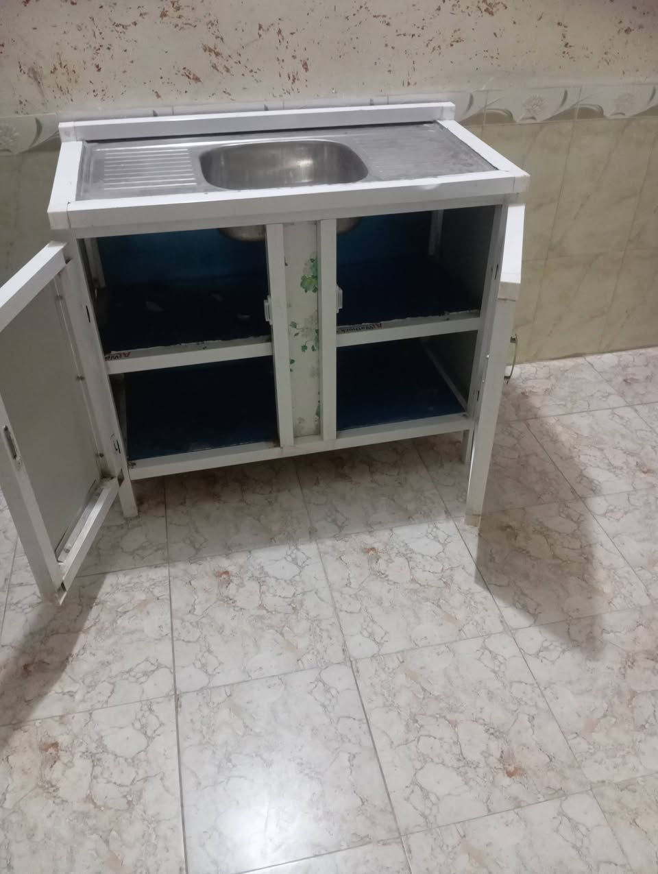 سنجل للبيع مكان نجف شارع جامعه الكفيل السعر 75 الاستفسار هذا رقمي ***********
