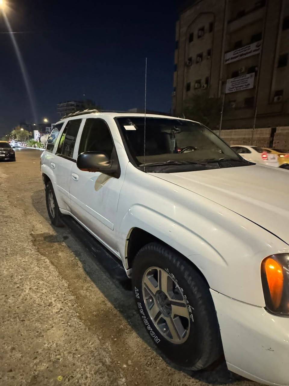 السلام عليكم بلايزر موديل 2007 فول موصفات رقم اربيل الدولي تحويل ثاني يوم كير محرك مكفولات تبريد قطعتين ثلج صدر امامي وخلفي جديد تخم تاير جديد كهربائيات كلهه شغاله سعر 98 وبيهه مجال مكاني بغداد رقمي ***********
