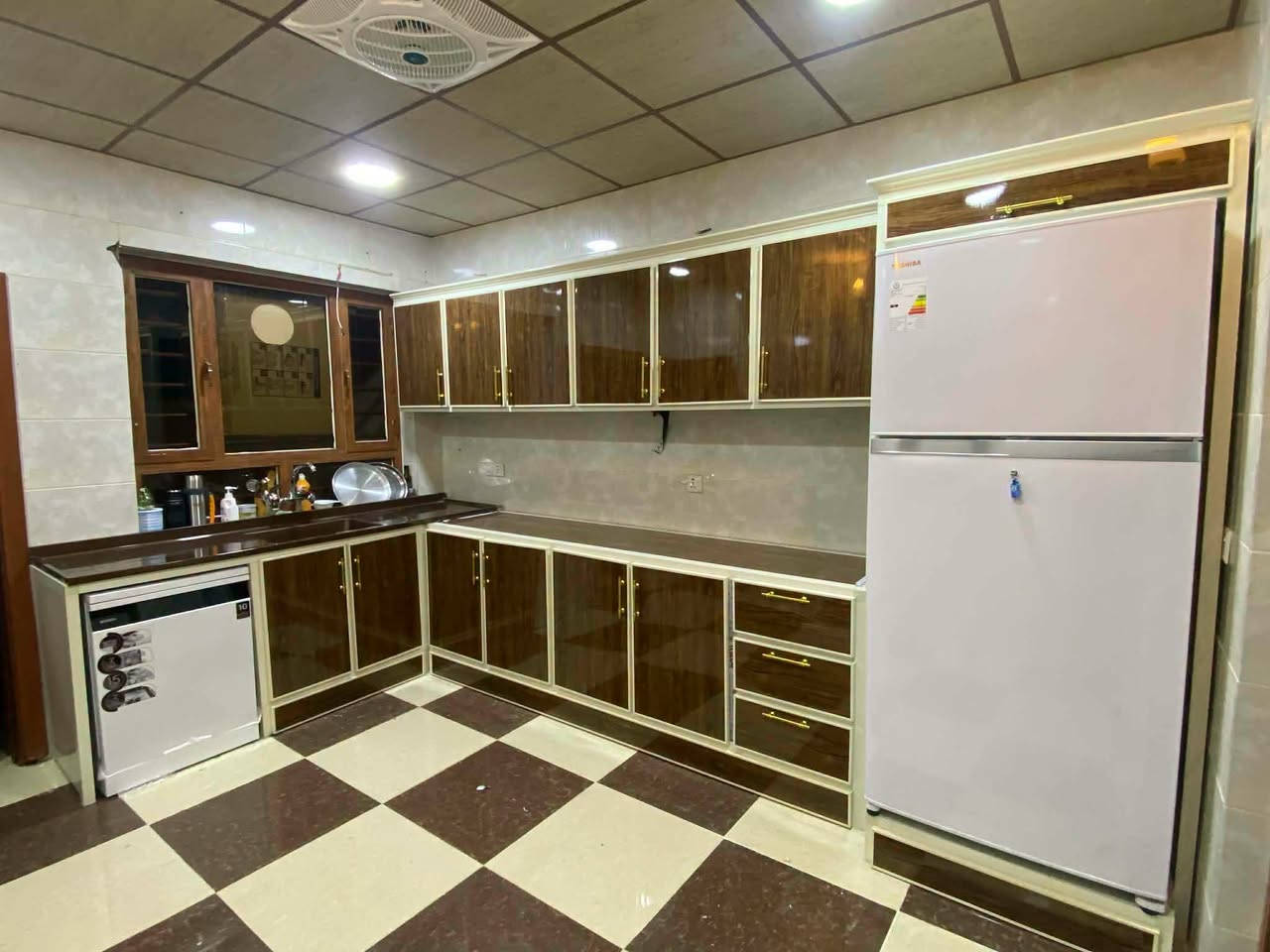 کارگەی کەوانتەری مەریوان باشترین کواڵتی و دیزاینی سەردەمیانەبە کەمترین کات و گونجاوترین نرخ بەهەردوو شێوازی پارەدان قیستوو  نەقد ئامادەین بۆ دروستکردنی ..کەوانتەر .. سێتی مەتبەخ..  ..مساعید ..مەعرەزی نوینبە     بۆ داواکردنی     سلیمانی گەرەکی خێوەتەپەیوەندی  بکەن بەم ژمارە ***********
