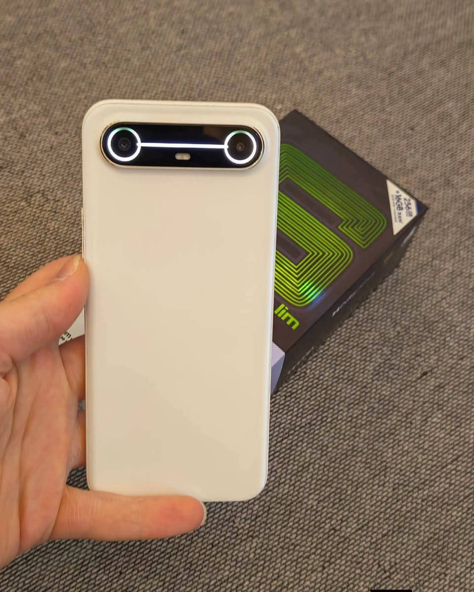 تكنو POVA Slim 5G • 8GB+8GB رام • مضروب