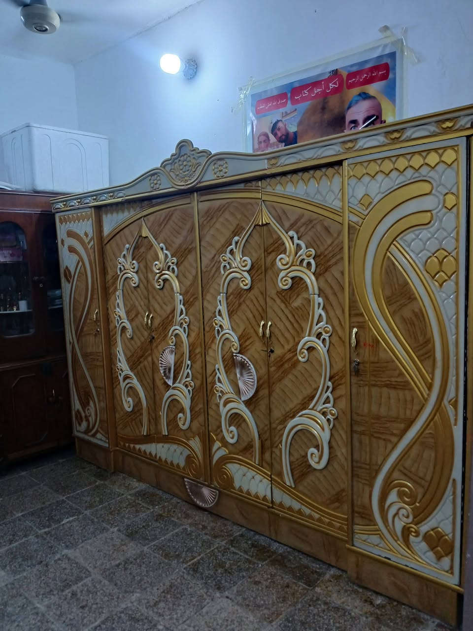 غرفه ام ٦ صاج عراقي بس تصميم تركي نظيفه متواجد علخاص اكو توصيل بفلوس رقمي ***********سعره ٤٠٠ لف
