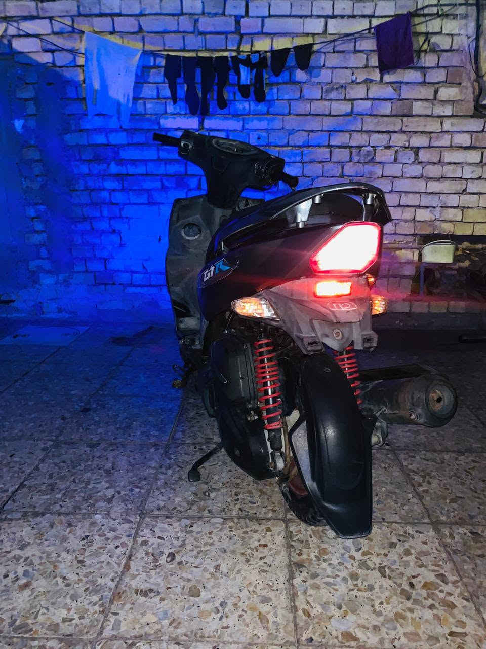 السلام عليكم GTR للبيع مكينة بلادية كفرات وسوادات بلادية ختم واحد وي المكينة ماشية 24 كهربائيات كلهة شغالة مكفولة من النضوح والتبخير عليهة ادامة كلجات طسة ناعمة العنوان بغداد السعر 800 قفل 🔒🔒الرقم *********** واتساب فقط
