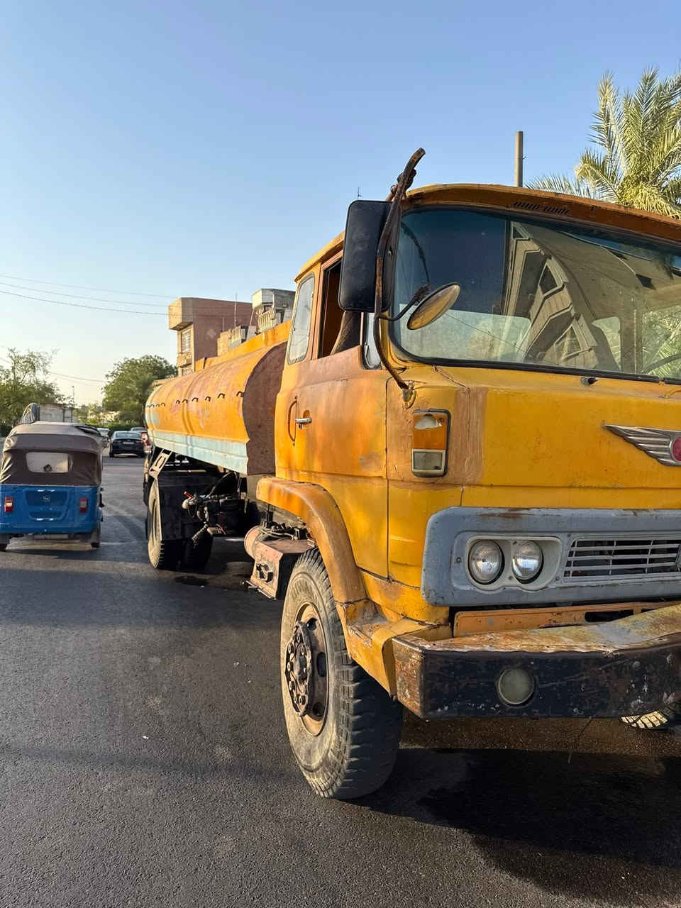 تنكر هينو للبيع موديل 82 محرك كير شاصي مكفول تانكي مغلون مكان بغداد شعلة السعر ١٨وبي مجال  رقم ***********
