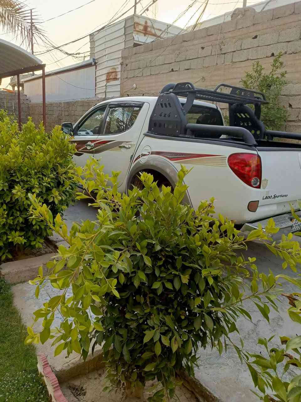 للبيع متسيبوشي بيكاب بانزين موديل 2015 كير وتماتيك فور ويل سعر 145 وبيهه مجال ***********
