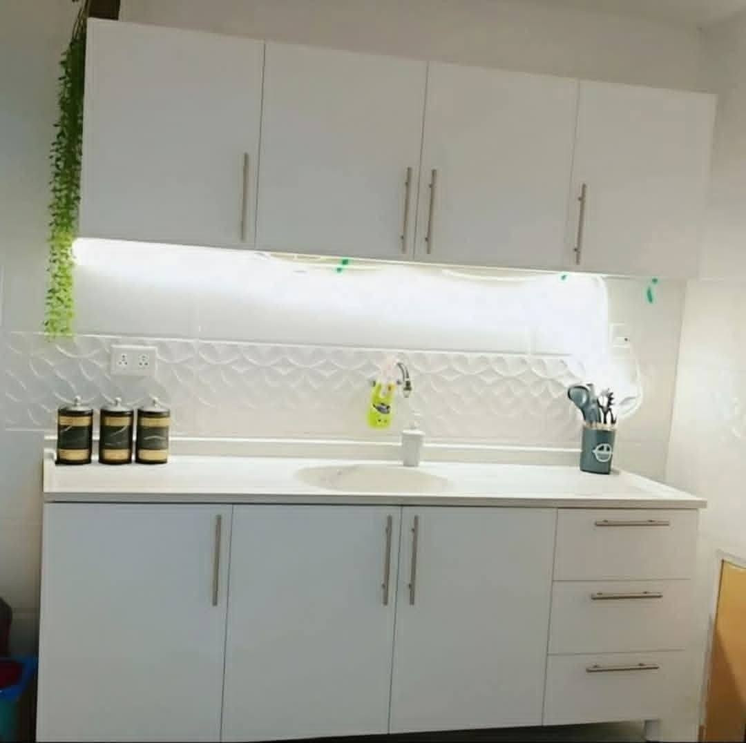 ✨ لأن مطبخك عنوان ذوقك... اختر الجودة التي تدوم.
كاونتر خشب  18mdf ملم بتصميم عصري وتشطيب أنيق، يجمع بين الفخامة والمتانة ليمنح مطبخك مظهرًا راقيًا واستخدامًا عمليًا يدوم لسنوات.
📏 القياس: ▪️مترين سنك وملحق 
#السعر260
اضافه جراره 10
3 جرارات 25
#ديكورات
#تركيه 
#تصاميم 

📩 راسلنا الآن واستفسر عن الألوان والأسعار، واجعل مطبخ أحلامك حقيقة.
***********
