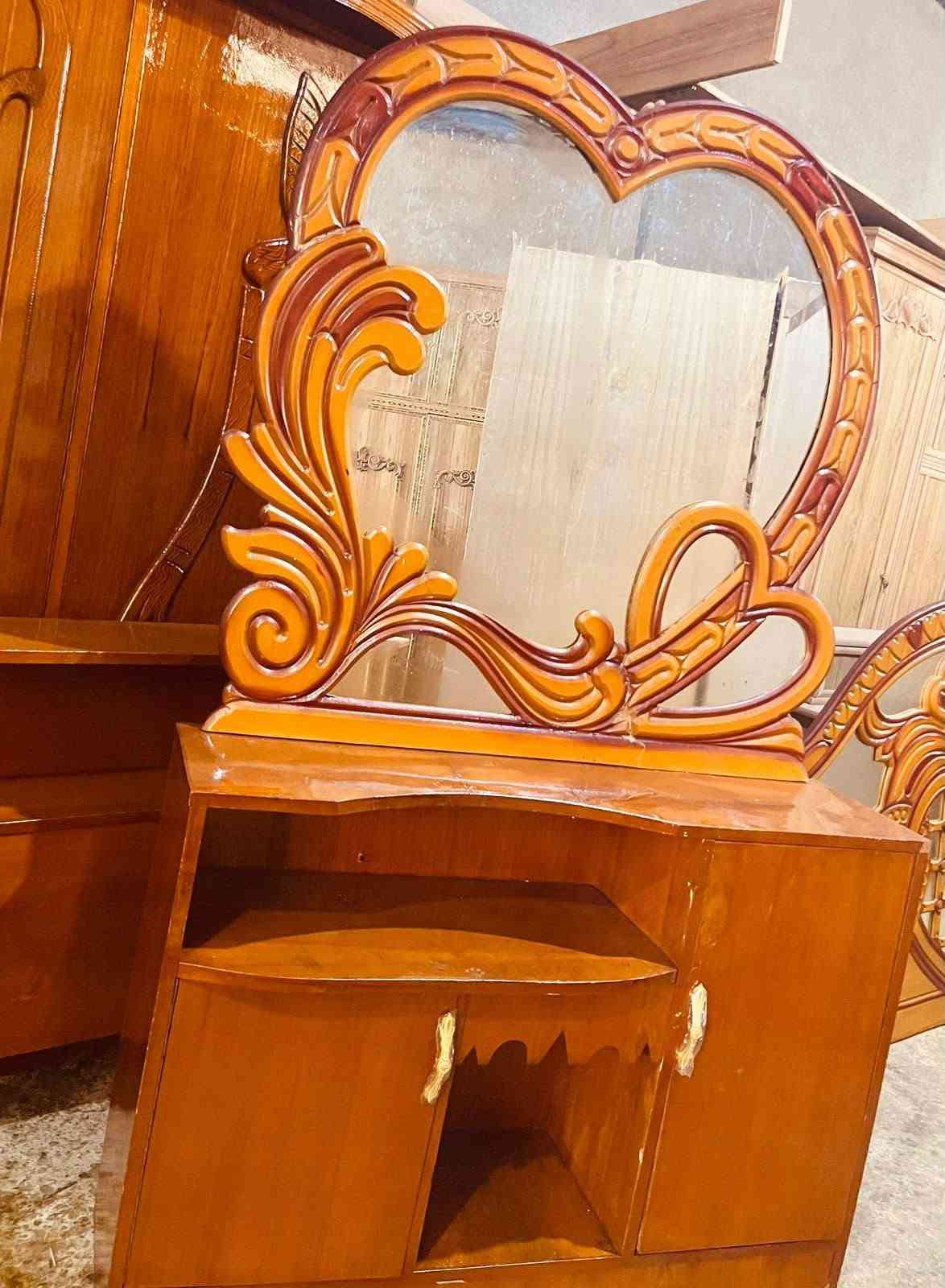 السلام عليكم غرفه مستعمله ام الخمسه صائد عراقي نظيفه السعر 500,000 الاستفسار خاص واتساب او على هاي الارقام الواني بغداد *********** وموجود خدمه توصيل
