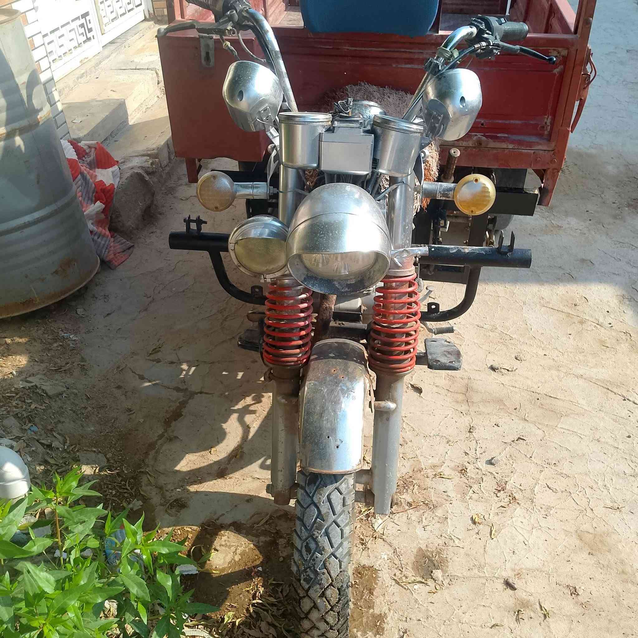 ستوته نوع جمره فحل كله جديد شادله بدي نضيف  شاصي مكفول السعر ٨٥٠لف   العنونه نجف ابو صخير المناذره ***********
