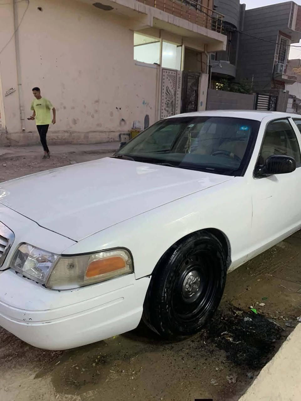 بسبب الوعود الكاذبه اعاده النشر بس شراي يتصل للبيع السياره كيرها مجلب بس على بك  سياره فورد فكتوريا مديل 2007 سياره جاهزه رقم بغداد تحويل مباشر سياره خير من الله مرتبه فول تبريد شغال السعر 35 وبيه مجال مكاني حله قرب جسر نادر الثالثه للتواصل/ ***********

