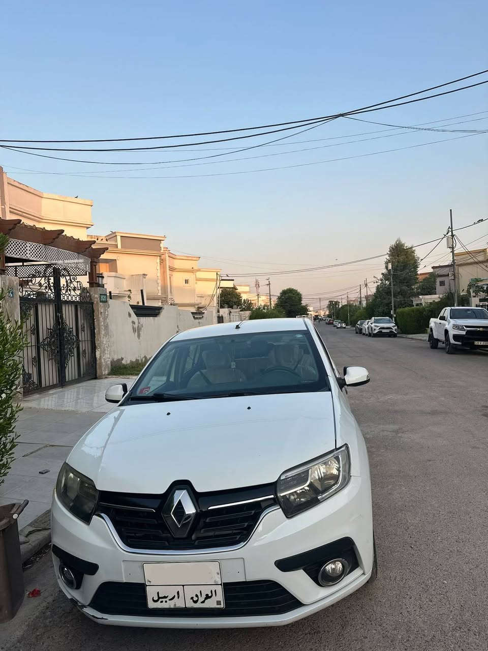 رينو سنمبل 2019
بيه قطعه وحده جاملغ طرف السايق بدون دواخل 
كير محرك كله بشرط 
ماشي 165k
للستفسار 
واتساب *********** أربيل, العراق
