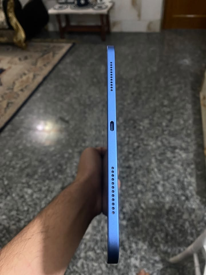 ايباد 11 (A16)  ذاكره ١٢٨  كامل مع الكارتونة و جميع ملحقاته الجهاز مكفول ماخاضع لاي صيانه بعده بلضمان افحص  ب اي مكان يعجبك السعر 540وبي مجال بسيط مكاني البنوك مقابل مركز شرطة القدس *********** موجود واتساب
