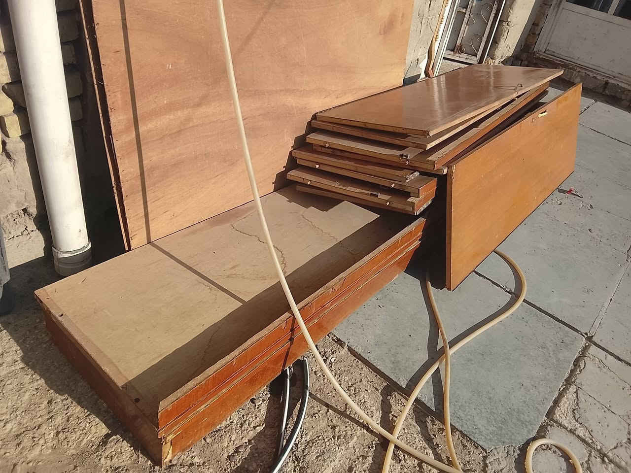 للبيع كنتور صاج ابو الخمسه نص استخدام  بشارع 30.   
***********
