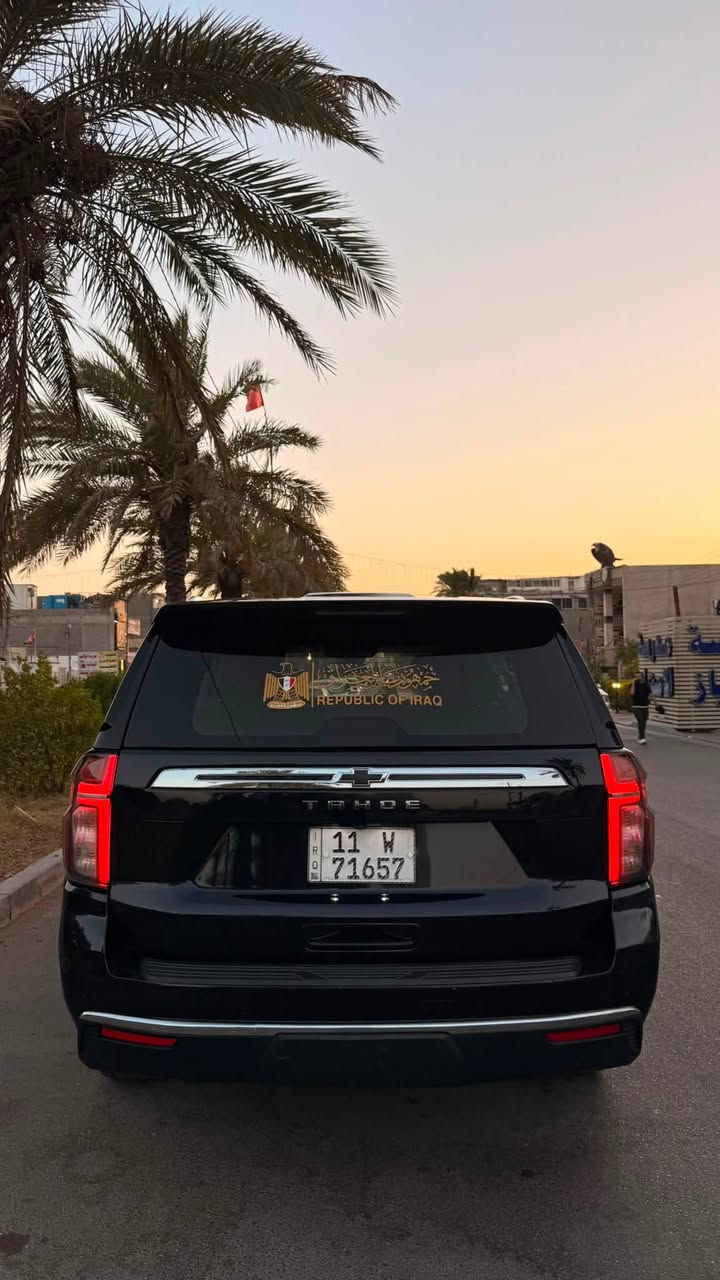 سلام عليكم 
للبيع تاهو موديل 2021 خليجي فئة ls 
محدث بريمير / رقم بغداد
السيارة لونها مميز بالنهار كحلي و بالليل اسوود 
ماشية 123 الف كيلو 
مواصفات التاهو العادية المعروفة 
السيارة صار بيها طخة هنا و انصبغ بيها بنيد و جاملغ و شوية من الباب 
السيارة كلش حلوة و جاهزة ان شاءالله 
مكاني بغداد السيدية 
سعر السيارة 375 ورقة و بيها مجال 
***********
