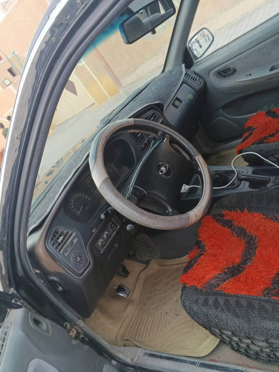 السلام عليكم برنس فراشه للبيع كير عادي موديل 96 رقم بغداد انكليزي سياره جاهزه وكامله كير ومحرك خير من الله السعر 24  بيها مجال بسيط 
رقم الهاتف ***********
