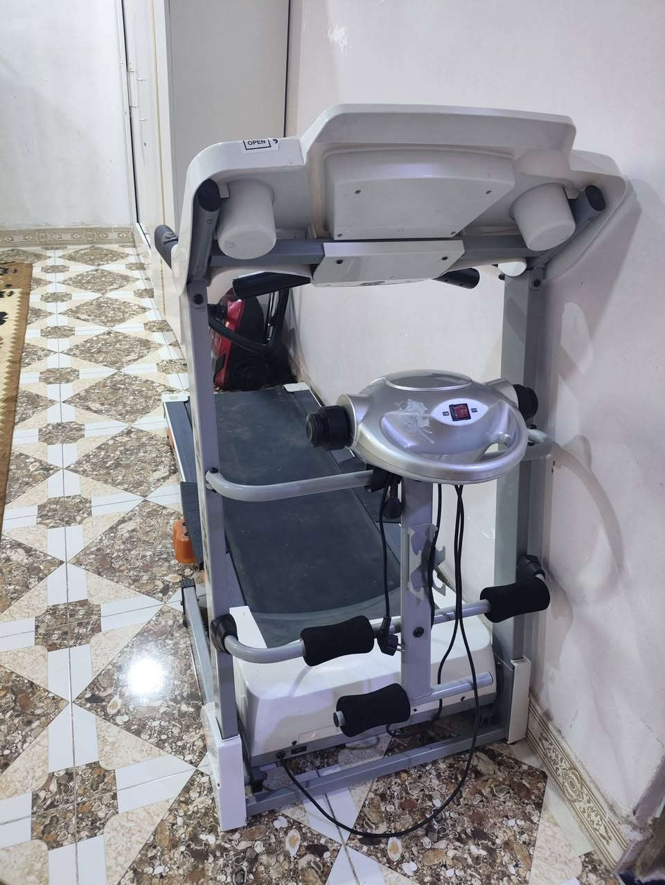 سلام عليكم جهاز ركض مستعمل قليل طول 120 و عرض 40 سعر جهاز 350 الف عنوان بصره تنومه صالحيه
للتواصل ***********
