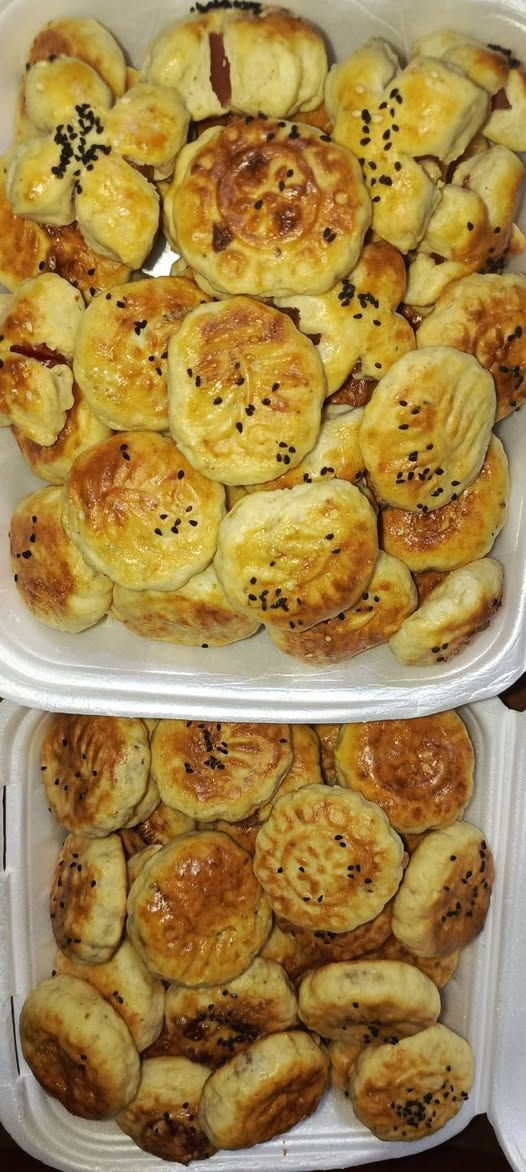 ابيع معجنات وكيك واكل بيت الي يحب يطلب مني الحجز ع واتساب
***********
