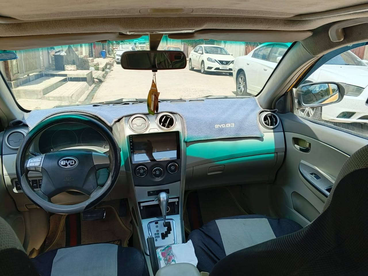 السلام عليكم بي وايدي جي 3 موديل 16 السيارة بيها باب السكن بي صبغ او راس البونيد بي صبغ فقط كير محرك خير من الله تبريد شغال مكان السيارة كركوك السعر 47 او بي مجال قليل ***********
