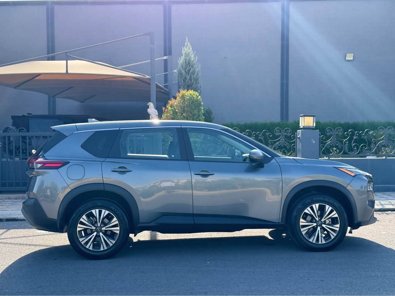 Nissan Rogue 2023 SV
نيسان روگ موديل 2023 موصفات SV
سةيارةكة بئ بوياغة تةنها يةك دةركاى كوراوة بة بيلادى بيشو بشتى كةبسة ارباك بةس شانى بيلادى داندرايتةوة
رةقةمو سةنةوى و هةزةى هةمو نوية
كيرو مةكينة هةمووى بةشةرت 
زمارةى شانصى: SN1BT3BA3PC908891
عنوان :اربيل
📲*********** أربيل, العراق

