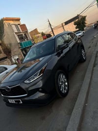 سيارة هايلندر 2022 بغداد مواصفات: ( 6 )سلندر limitted السعر 270   بصمة...
