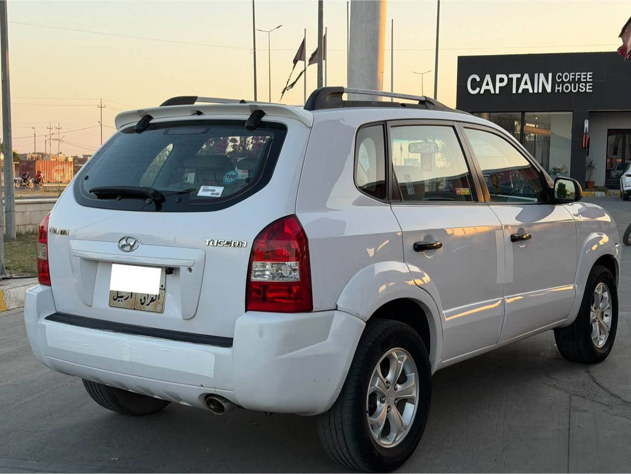 ‏Hyundai Tucson
موديل 2009 خليجي 
للبيع فقط بدون مراوس بدون اقساط 
محرك (4 سلندر) شرط لا صرف ولا بخار 
رقم اربيل سياره صدر أمامي خلفي جديد كهربائيات كل شغال تبريد شغال تخم تايرات جديد 

مواصفات
سلايد ويل كروم قفل مركزي جام كهربائي كير اوتوماتيك داخل بيجي وباقي مواصفات معروفه...

صبغ :. 4 قطع بدون دواخل شرط 
سعر...(93$) وبي مجال بصيط

رقم هاتف:.( *********** )
رقم هاتف:.( *********** )
عنوان:.كركوك كركوك, العراق
