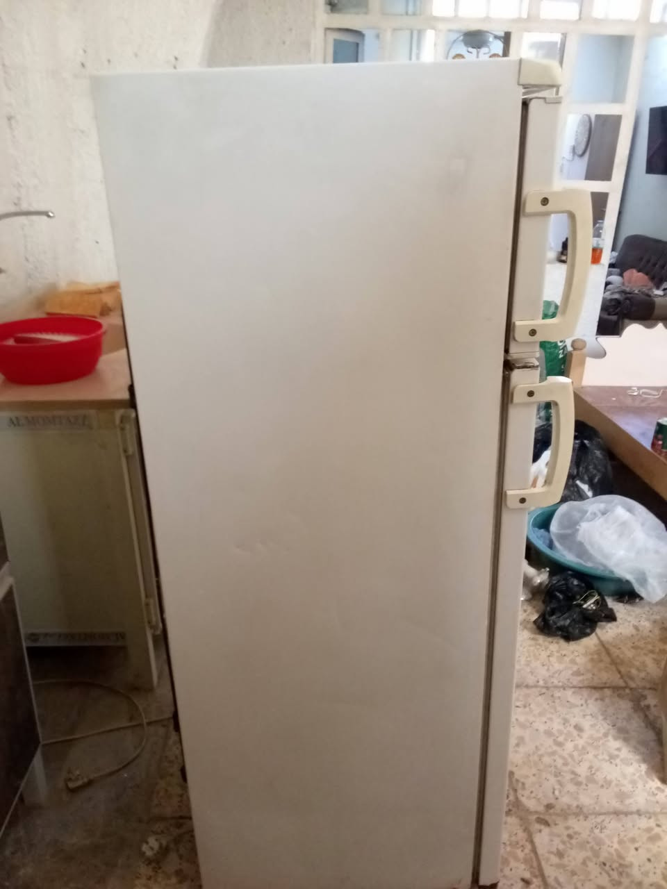 ثلاجه 9 قدم فول تجميد مداخله تصليح نظيفه سعرها 150 تخم قنفات 2  اكبار و2 كراسي السعر 150 بغداد الدولعي 
***********
