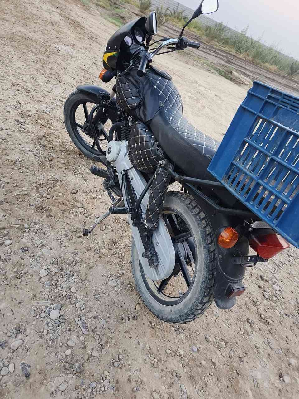 السلام عليكم دراجه بوكسر للبيع موديل 23 طالعه بال 24 دراجه بعدها نظافه جديده محرك ما مفتوح كفاله وديها الاكبر واحد الى مفتوح المحرك تعوف الدراجه اوراق وصوليه حق الترقيم سعرها مليون و 500 بيها مجال شيء بسيط حق الجيه دراجه بورفه ما مفتوح من يمها‏‪***********‬‏ هذا الرقم تتواصل عليه في واتساب تريد تتصل اتصال
