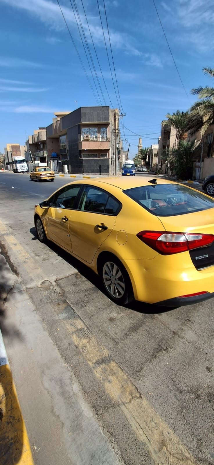 كيا فورتي 2015وارد امريكي الحادث دعاميه امامية فقط الباقي مكفول ليبل واحد صور الحادث بالمنشور مواصفات نص فول مكينه 1800دوش ماشيه98السياره جديده جداً وجاهزه من كلشي السعر 98وبيها مجال العنوان بغداد الامين الثانيه رقم الهاتف ***********
الثانيه

نص مكتوب في الصور:
- يُرجى إدخال النص