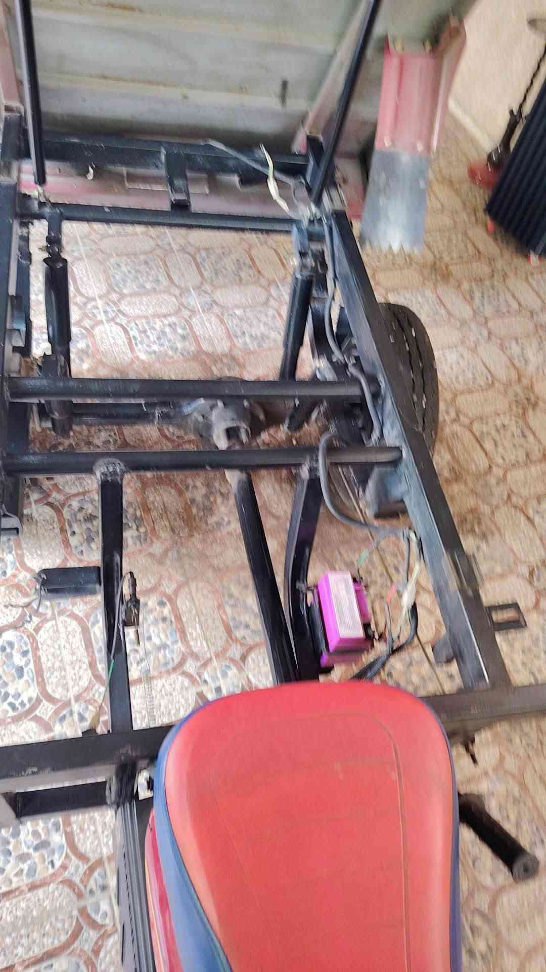السلام عليكم
ستوته للبيع ام الطير(صقر) جمرة فحل 
موديل 2023 
نضافه جديده لك كارتون 
شرط لازنجار ولا خياس ولا لحيم ولا جراد 
الاصوليات 5 اوراق والسادسه المكاتبه 
الستوته بحاله الوكاله تجي اشيلك الخشب مال بدي زلغ متلكه جوا الخشب لازنجار ولا جراد شرط 
تايرات جواها تخم جوبلس كيا عريض شديتهن وبعد مطلعت بيها 
كهربائيات كامله مثل ما موضح ؤ للعلم موجوده بالمقطع التشغيل نكره سلف للامانه صار شهر ممشغله والتشغيله كدامك بالمقطع
مكان الستوته ديالى قرب جديده الشط 
الـسعـر 1,850 ؤبيها مجال حك جيتك شي قليل. للاستفسار خاص او على الرقم ***********
