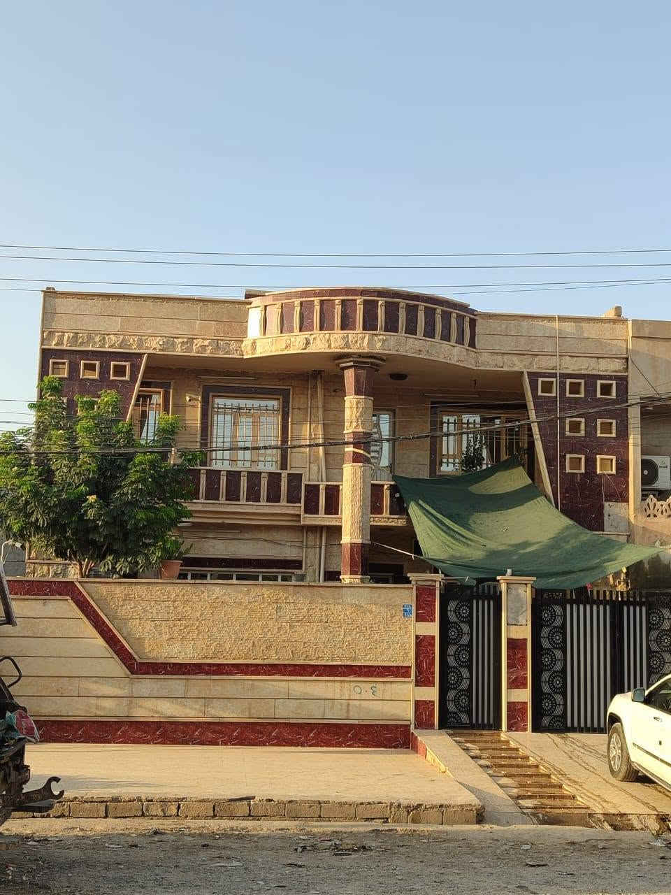دار للبيع حي الانتصار شارع ٦٠ مقابل المركز الصحي مساحه الدار ٢٠٠متر طابقين خمس غرف نوم اثنين هول اثنين مطبخ صحيات استقبال مشتملات سند طابو الزهور شرط التحويل مكاتبا مع الشرعي الاستفسار مكتب ابو صفوان للعقار الاتصال على الرقم   ***********....***********....  @إشارة
