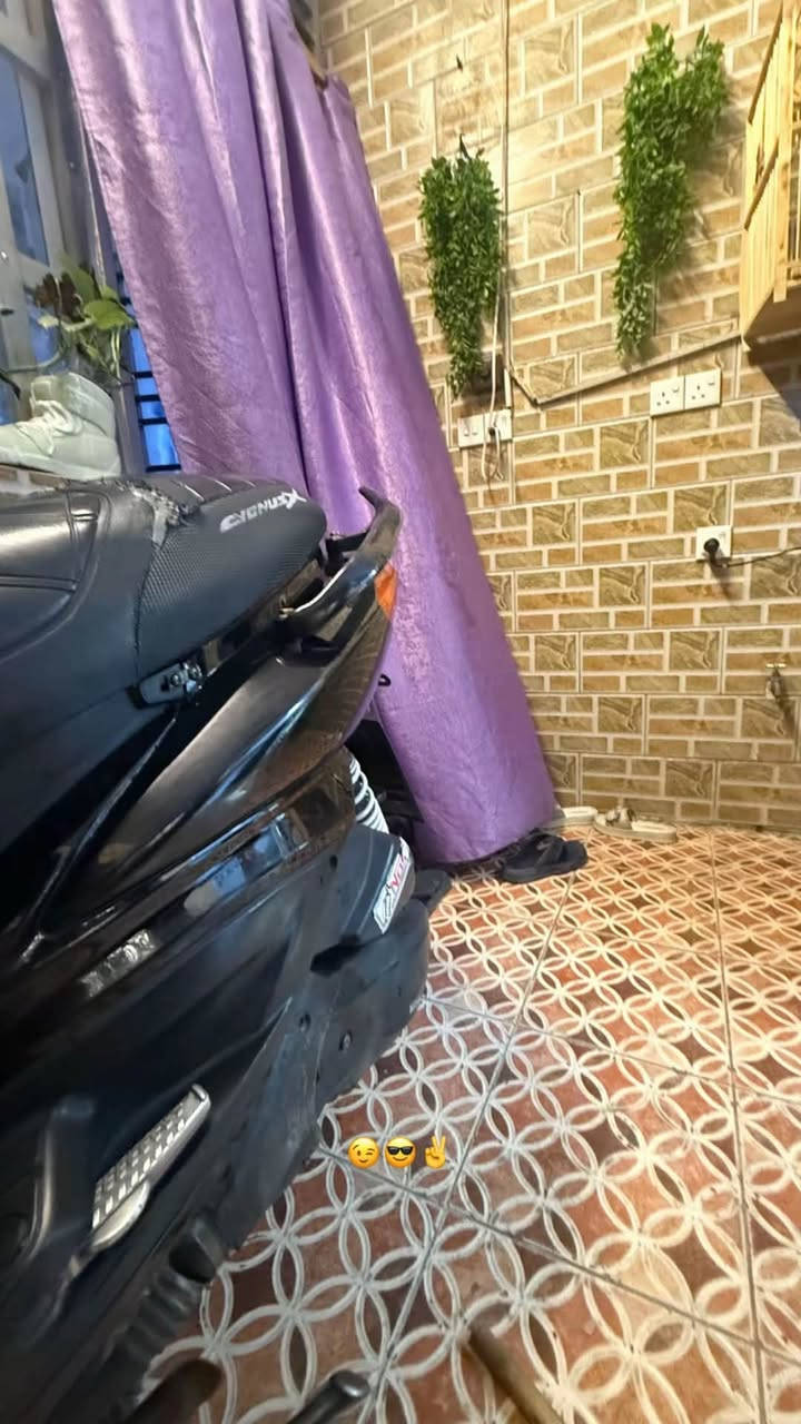 سلام عليكم
سكنس فحل للبيع 
مكينه 58ونص 
وبيها خفايف  تزويد قطره 
وكامله من كلشي ماعده السبايدر 
العنوان بغداد الاعضميه
الرقم
***********
