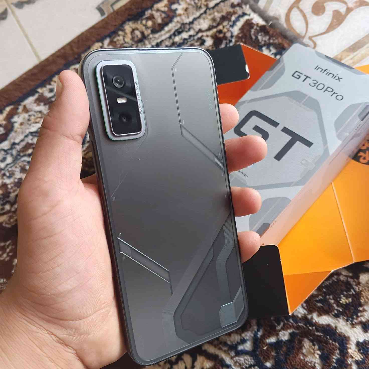 جي تي 30 برو فايف جي ذاكره 256 داخليه 12 جهاز عملاق ومواصفات معروفه شفتات بلاديه اناره خلفيه جهاز مستخدم 15 يوم فقط غراضه كامله باكيت وشاحنه شحنه يومين شرط .
سعره 375 قفلل او مراوس بايفون فقط شعندك نزل
