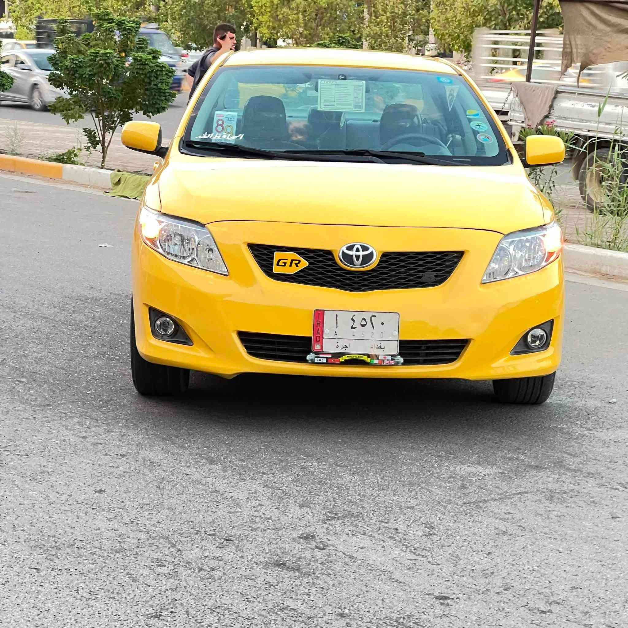 سلام  عليكم عندي كورلا ٢٠١٠رقم بغداد وارد امريكي ضرهه  بنيد مبدل فقط شرط بدون دواخل شواصي لغود تكم حوض كفاله من شرط بدون ضربه قويه محرك مال ١٩كير صدر تخم تاير جديد دوشمه جديده صبغه جديده سياره احله من صور مكان ديالي بعقوبه رقم***********
